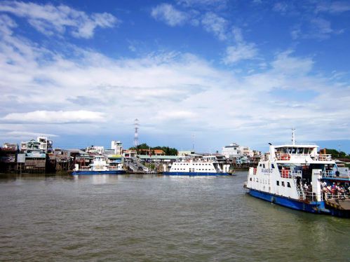 Débarcadère des bacs Chau Giang - croisière delta du Mékong