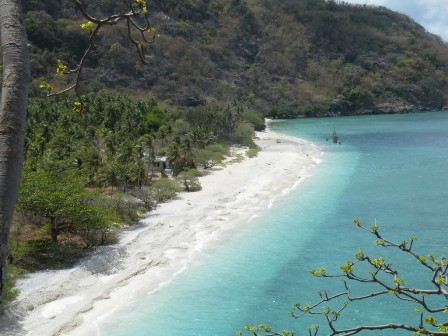 plage sur ile de con dao vietnam