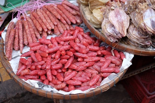 Visiter An Giang et le royaume des sauces de poisson au marché de Chau Doc