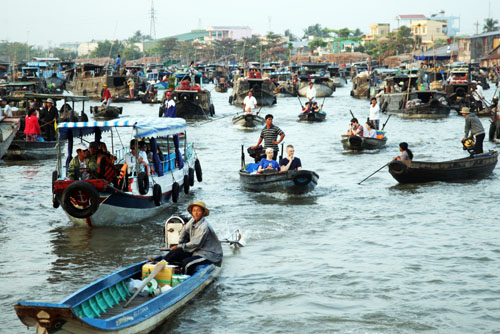  Le marché flottant animé Cai Rang