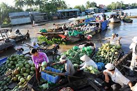 Le marché flottant Phong Dien
