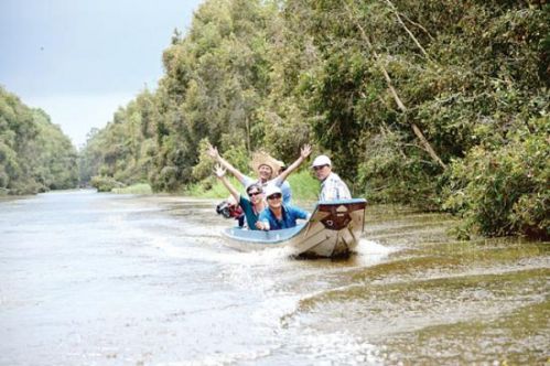 Barques Tac Rang est une véhicule de voyage - delta du Mékong
