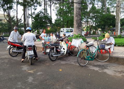 café assi de rue à saigon