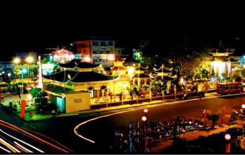 La vie nocturne à Chau Doc